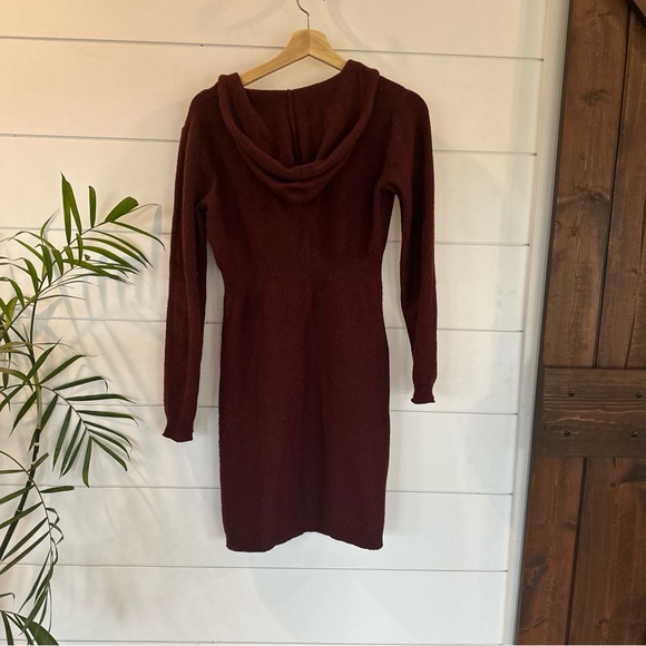 Title Nine Merino Wool Blend Hooded Sweater Dress Size S Burgundy J17 - Picture 2 of 9
